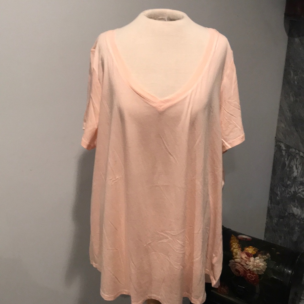 Torrid vneck tee shirt short sleeve blush colored